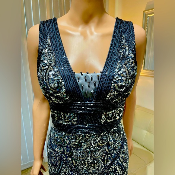 AIDAN MATTOX SILVER BEADED GOWN SZ 2💎💎💎 - Picture 1 of 10